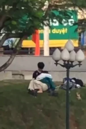 Clip cặp Sửu nhi mây mưa trước mặt tiền của F88 đang hot