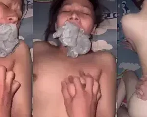 Em sinh viên mình dây chân dài em rên to quá phải nhét quần lót vào miệng